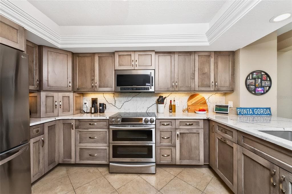 1601 PARK BEACH CIRCLE 6/116 photo 10