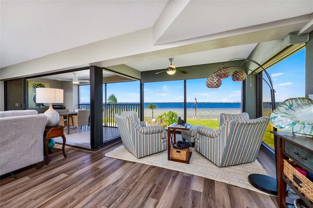 1601 PARK BEACH CIRCLE 6/116 photo 15