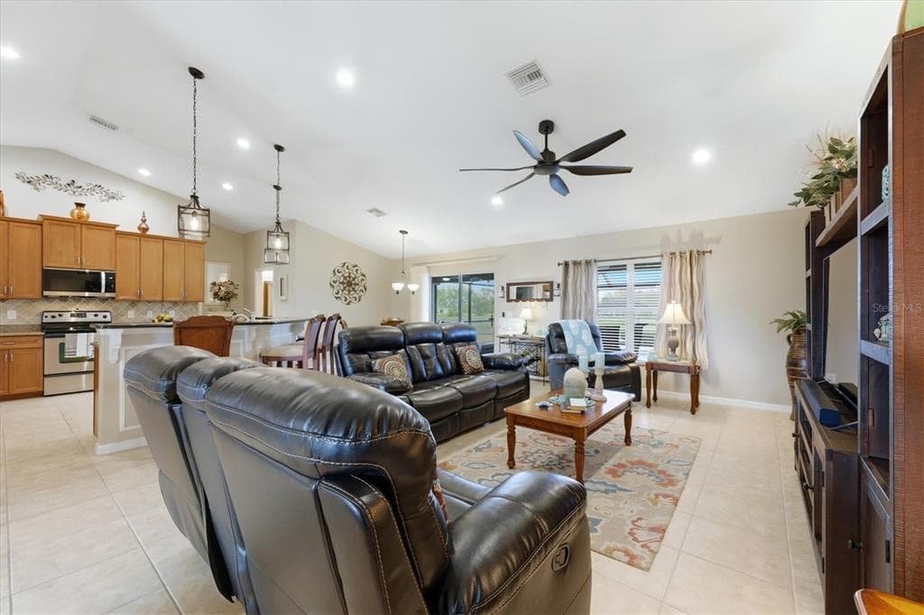 827 ROTONDA CIRCLE photo 7