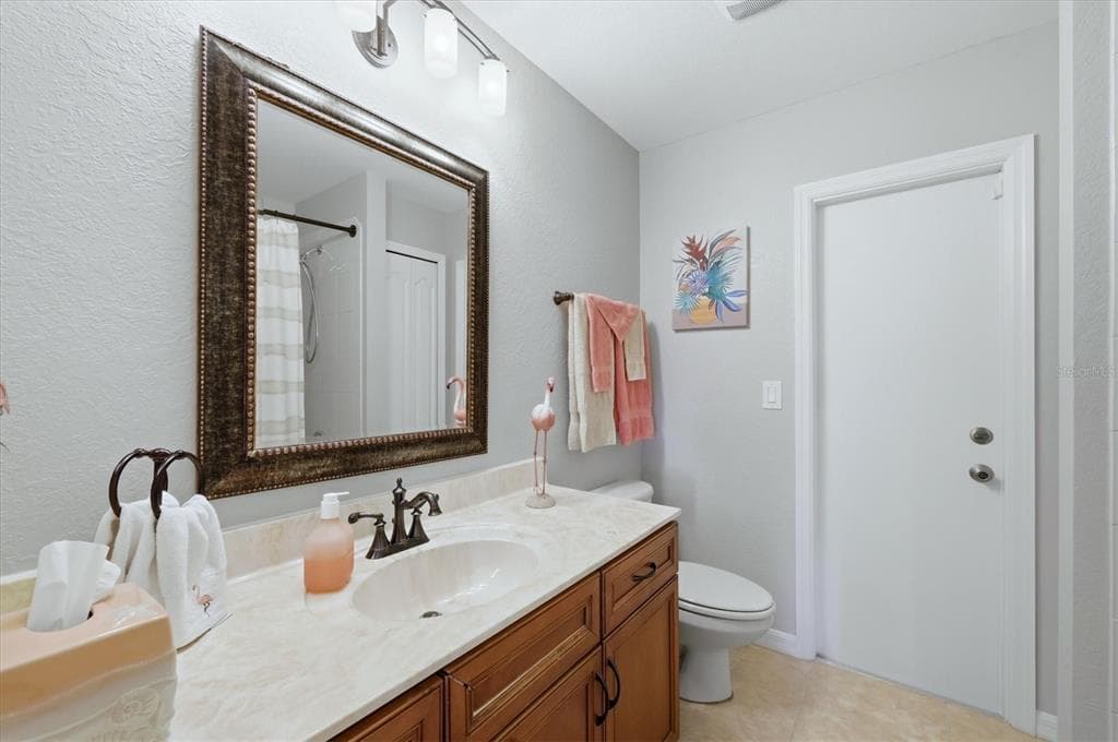 827 ROTONDA CIRCLE photo 24