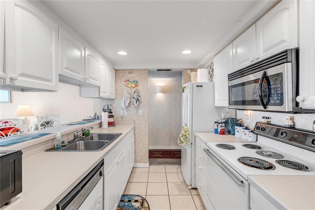 5203 S ATLANTIC AVENUE 412B photo 16