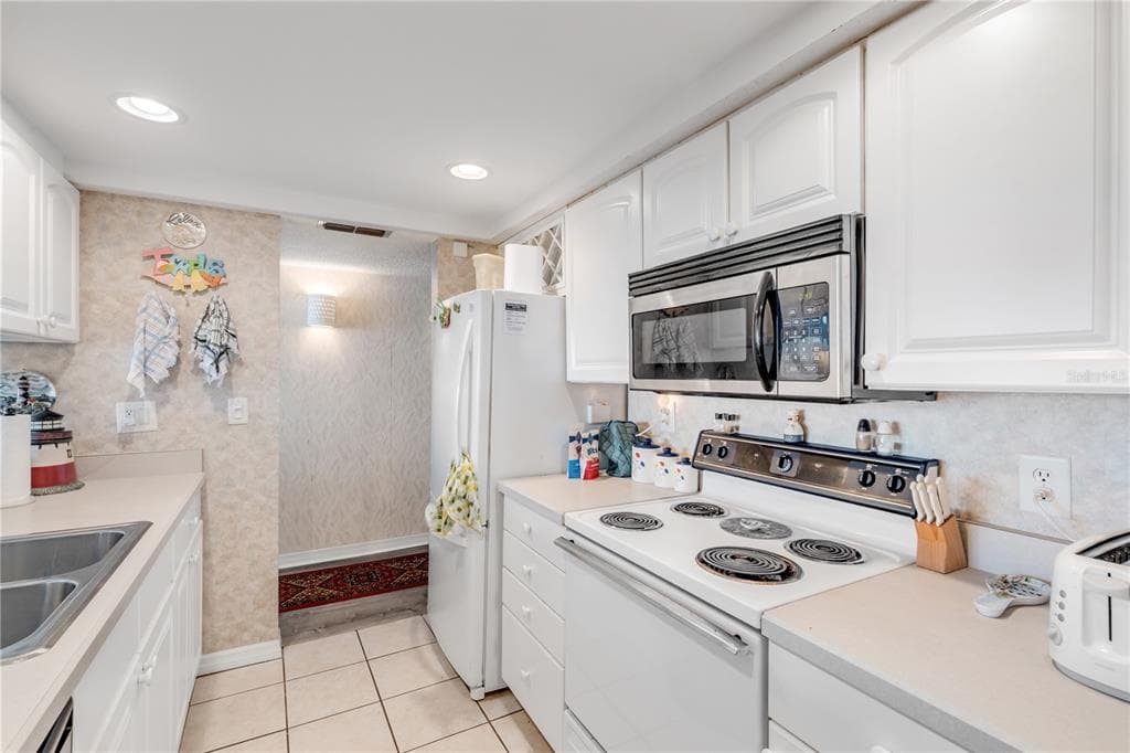 5203 S ATLANTIC AVENUE 412B photo 8