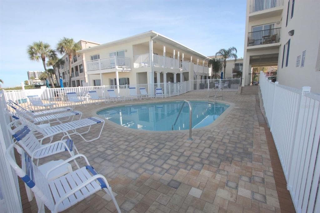 3200 GULF BOULEVARD 201 photo 2