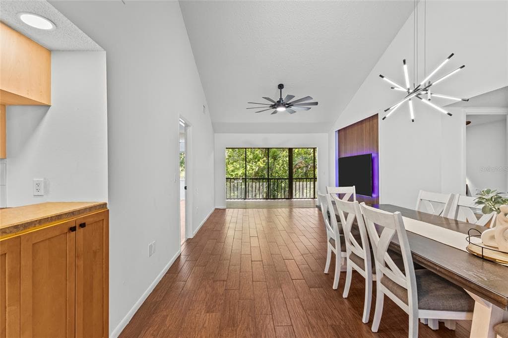 1636 BROOKHOUSE DRIVE 230 photo 7