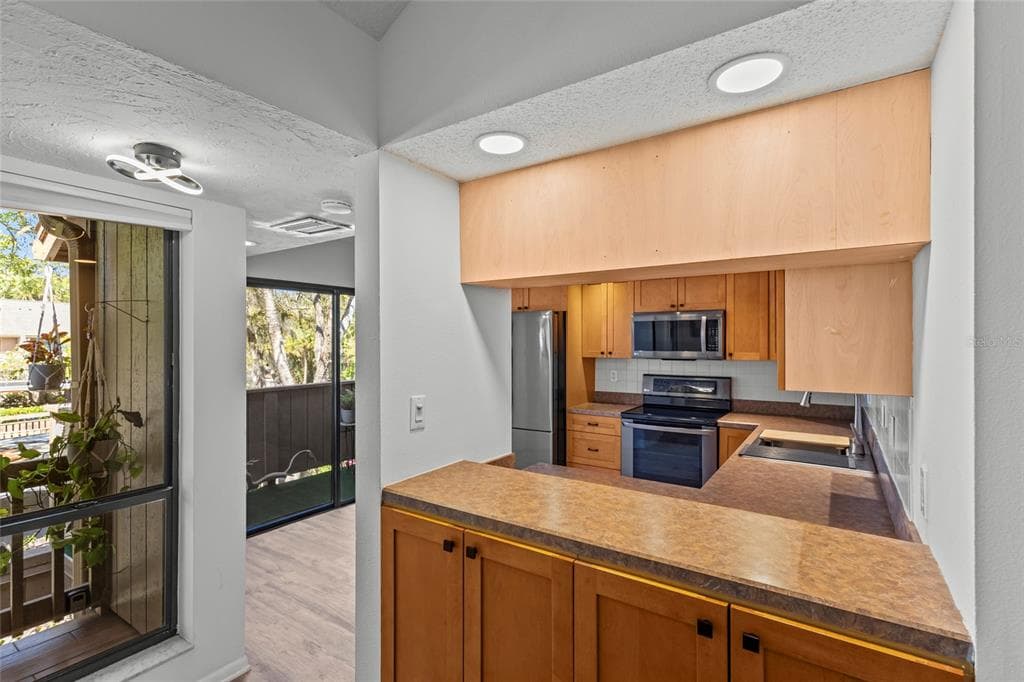 1636 BROOKHOUSE DRIVE 230 photo 9