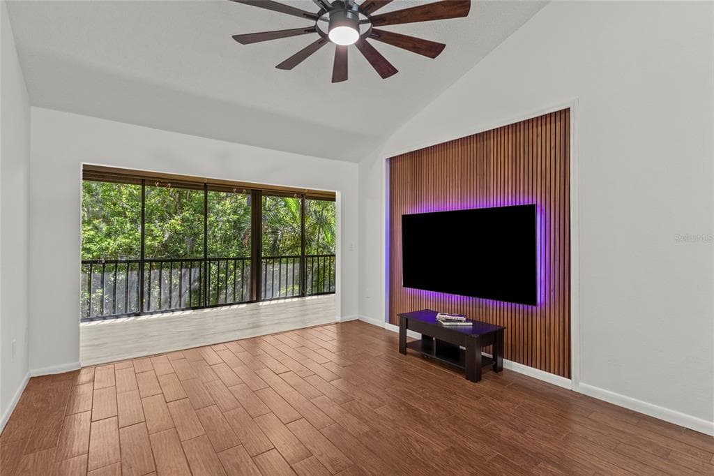 1636 BROOKHOUSE DRIVE 230 photo 4