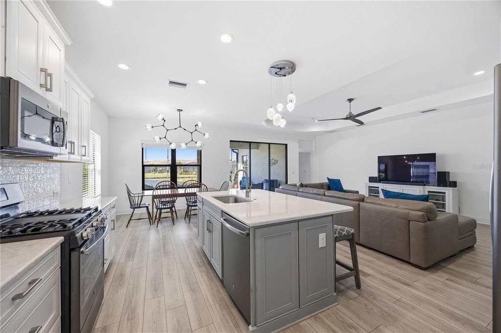 225 BENEDETTO COURT photo 11