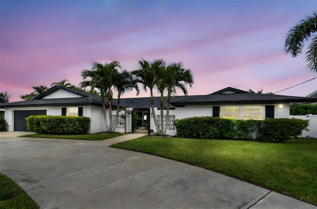 221 HOWARD DRIVE 2
