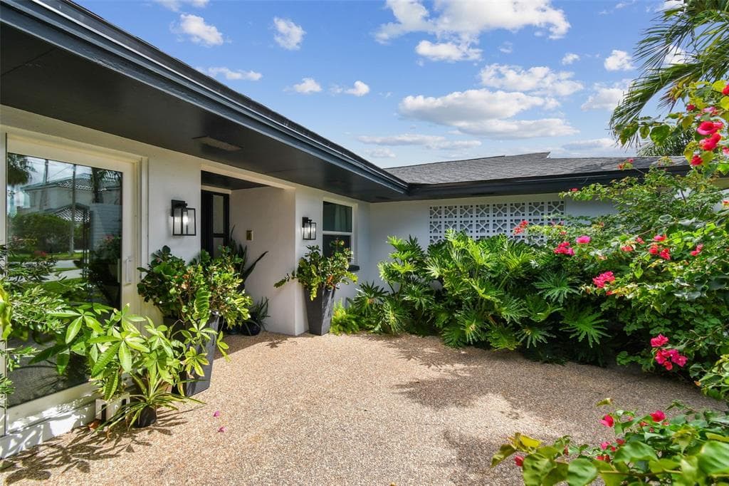 221 HOWARD DRIVE photo 11
