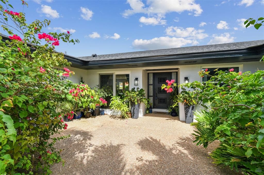 221 HOWARD DRIVE photo 8