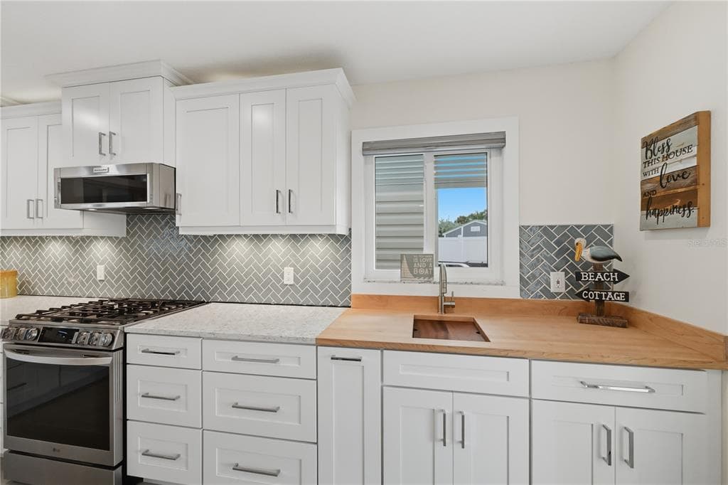 211 21ST STREET NE photo 13