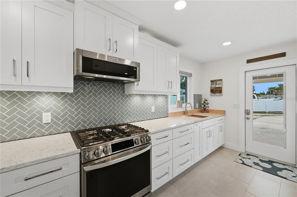 211 21ST STREET NE photo 12