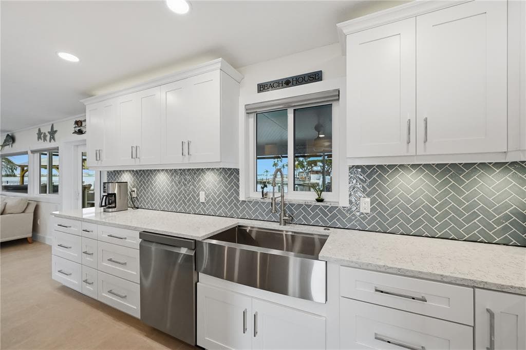 211 21ST STREET NE photo 15