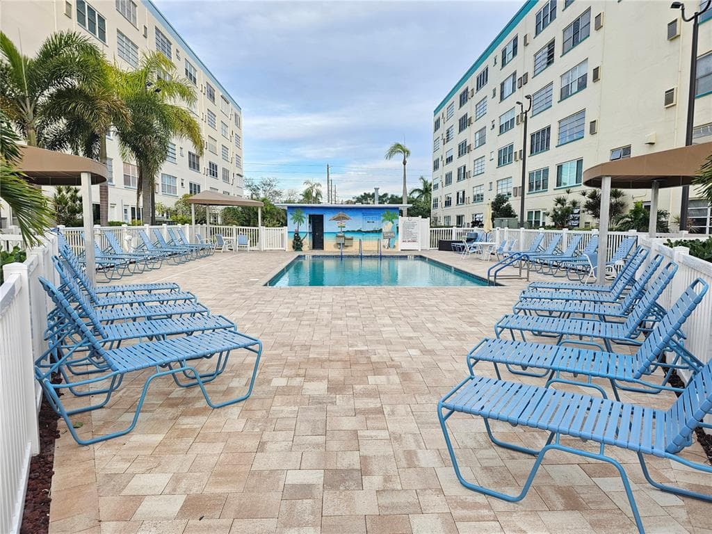 6020 SHORE BOULEVARD S 107 photo 16