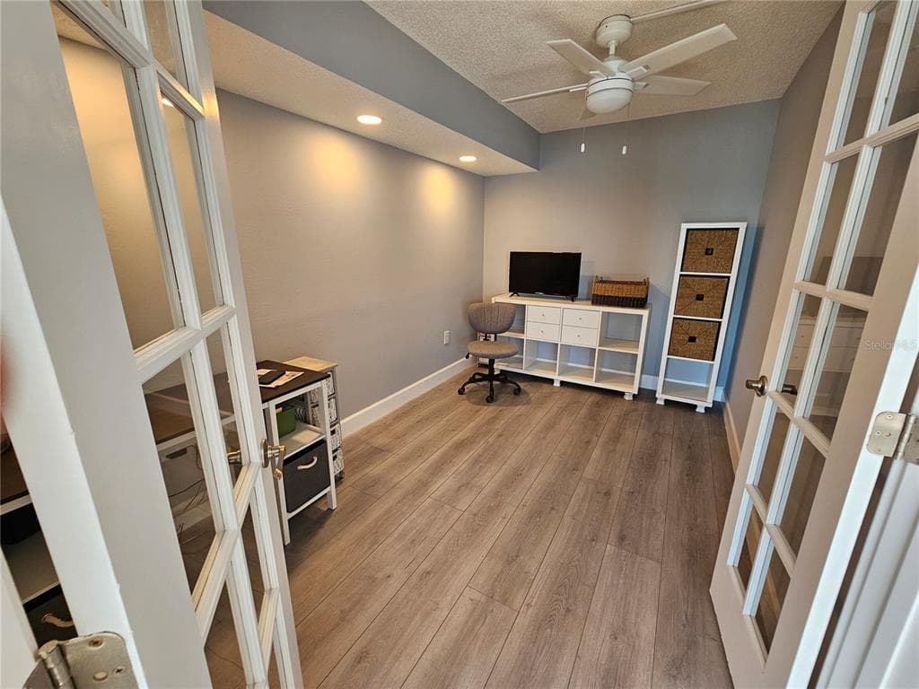 6020 SHORE BOULEVARD S 107 photo 10