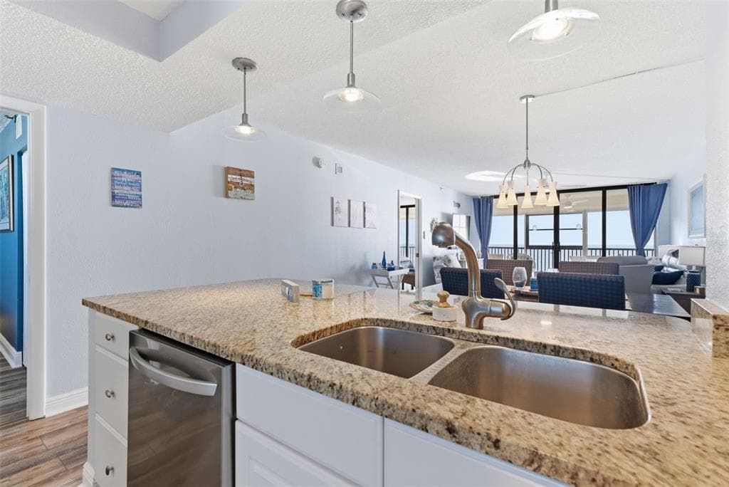 15462 GULF BOULEVARD 406 photo 23