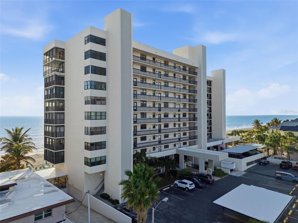 15462 GULF BOULEVARD 406 photo 2