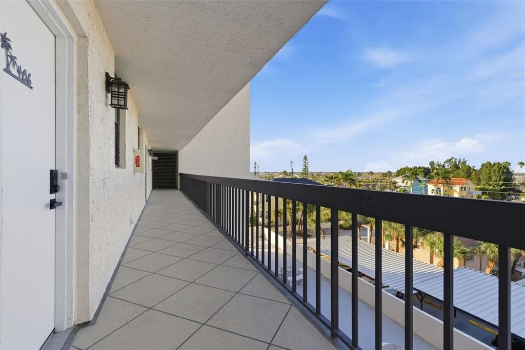 15462 GULF BOULEVARD 406 photo 6