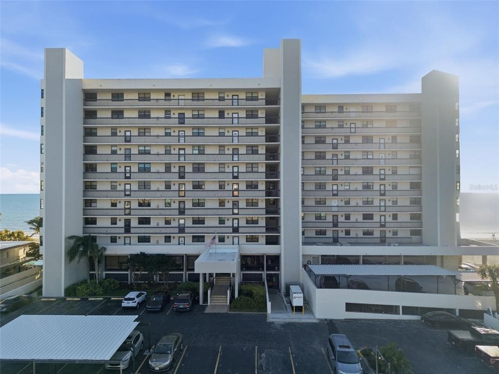 15462 GULF BOULEVARD 406 photo 3