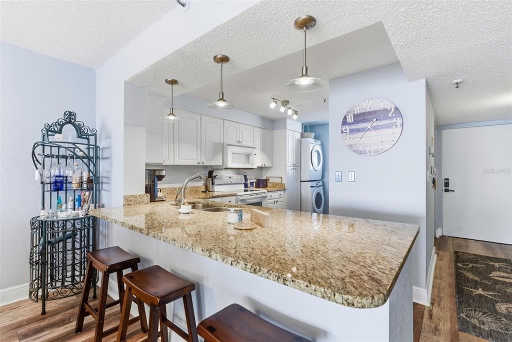 15462 GULF BOULEVARD 406 photo 18