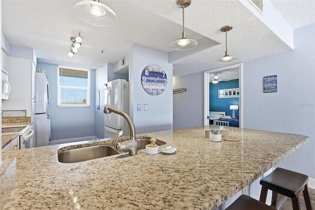 15462 GULF BOULEVARD 406 photo 19