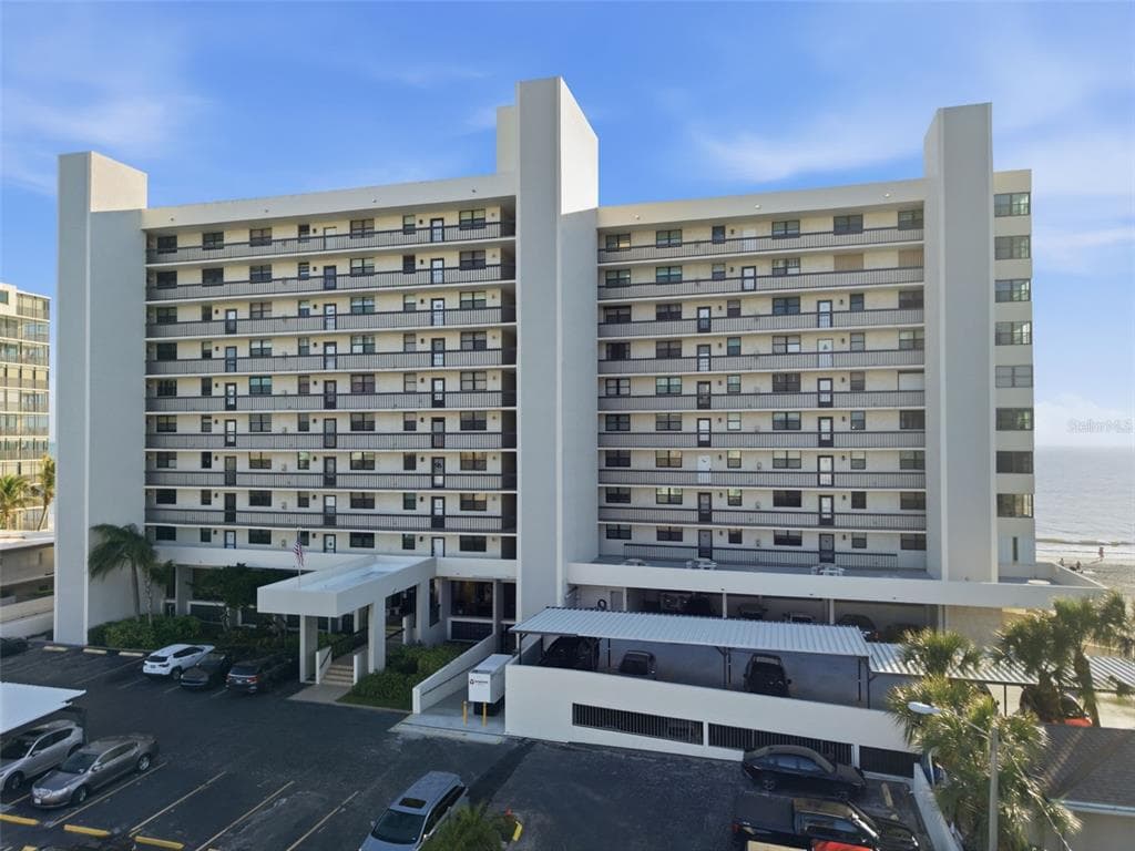 15462 GULF BOULEVARD 406 photo 4