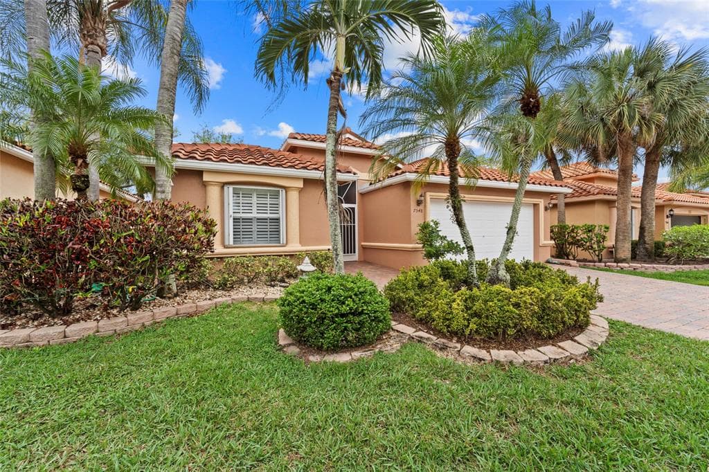 7548 CAPRIO DRIVE photo 3