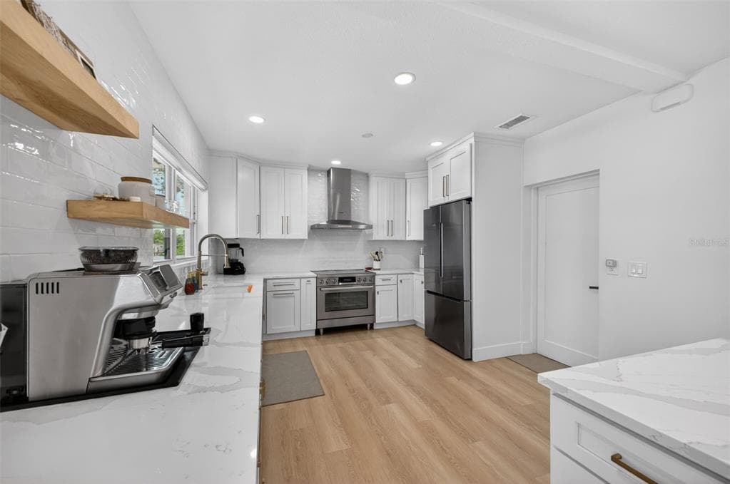 1866 VENETIAN POINT DRIVE photo 13