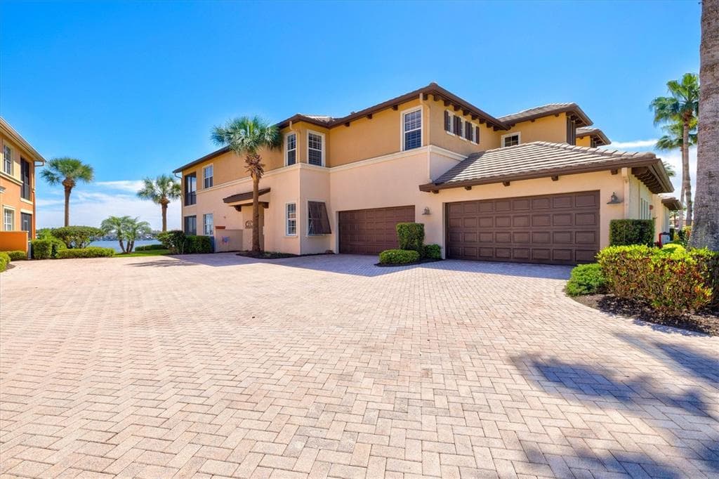 1135 RIVERSCAPE STREET #1135 5