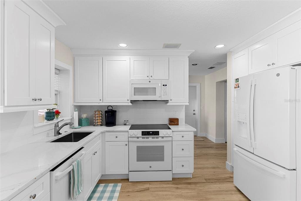 11445 9TH STREET E photo 22
