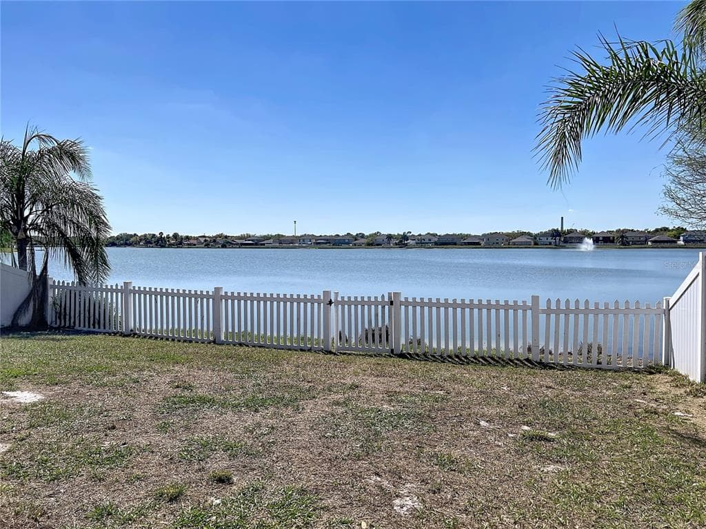 12803 LAKE VISTA DRIVE photo 4