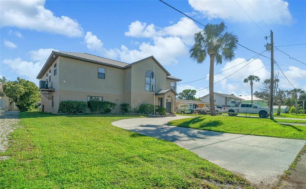2050 NW 18TH STREET photo 5
