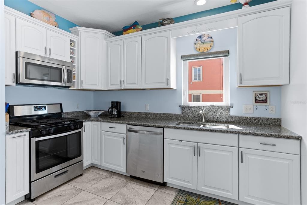 17610 LEE AVENUE photo 10