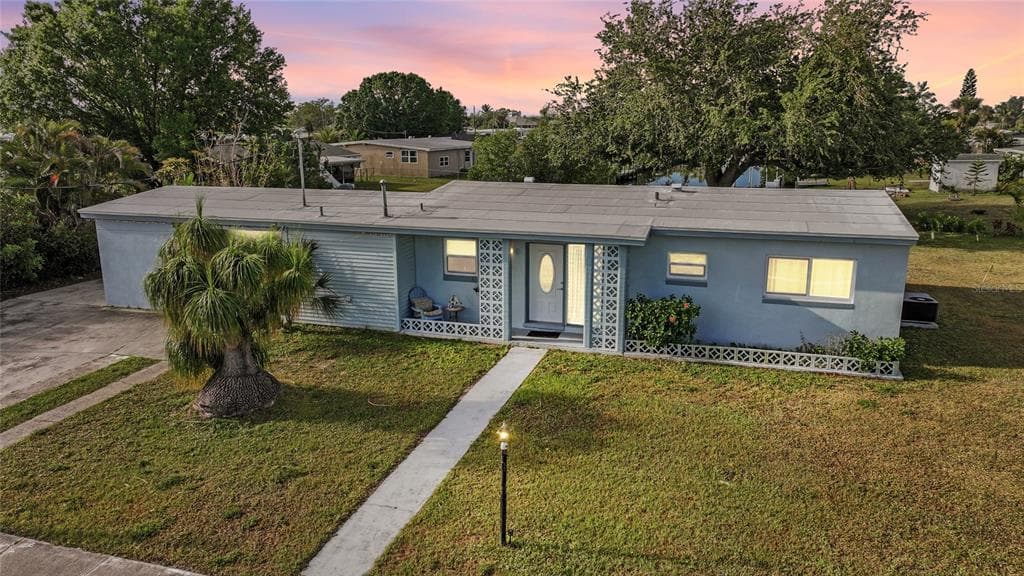 21249 HIGGS DRIVE photo 1