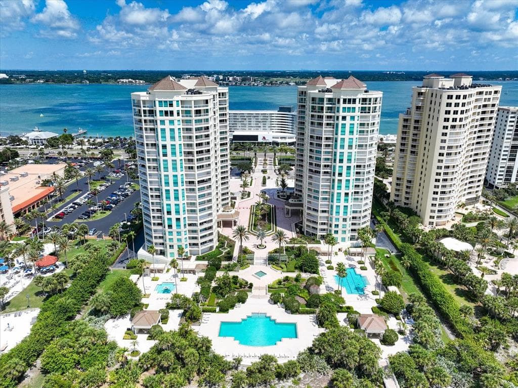 1180 GULF BLVD 504 photo 2