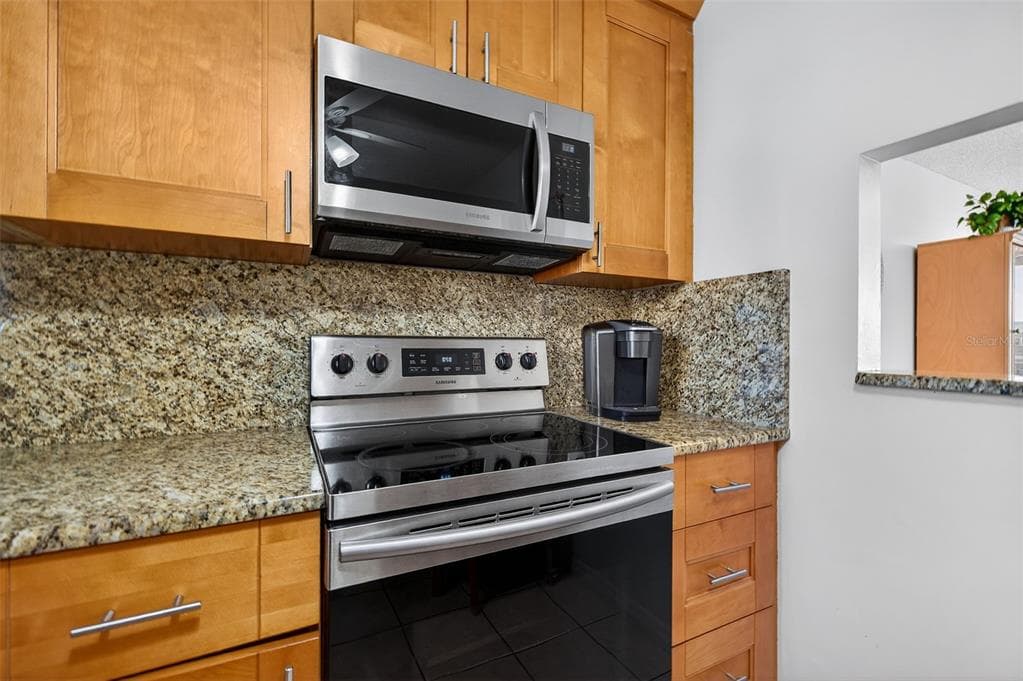 7625 SUN ISLAND DRIVE S 207 photo 6