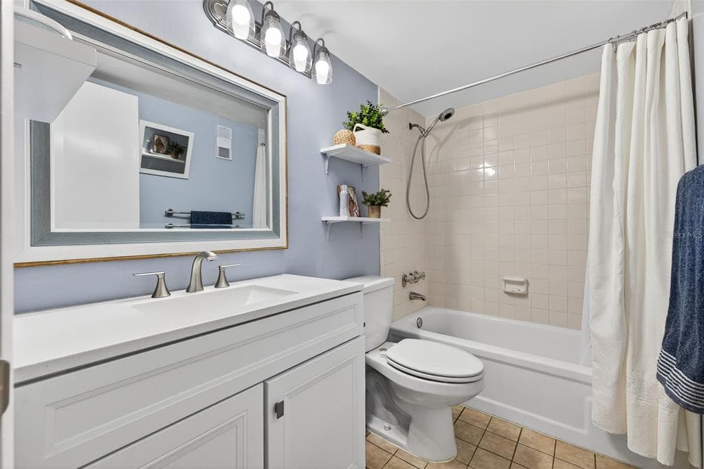 7625 SUN ISLAND DRIVE S 207 photo 22