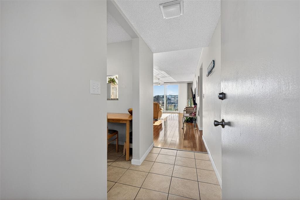 7625 SUN ISLAND DRIVE S 207 photo 3