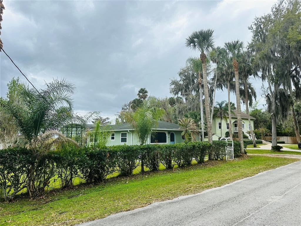357 MAGNOLIA PLACE photo 3