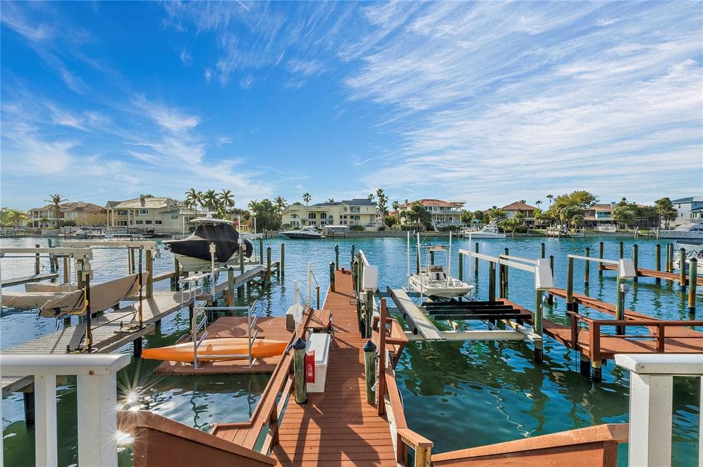 830 PINELLAS BAYWAY S 3