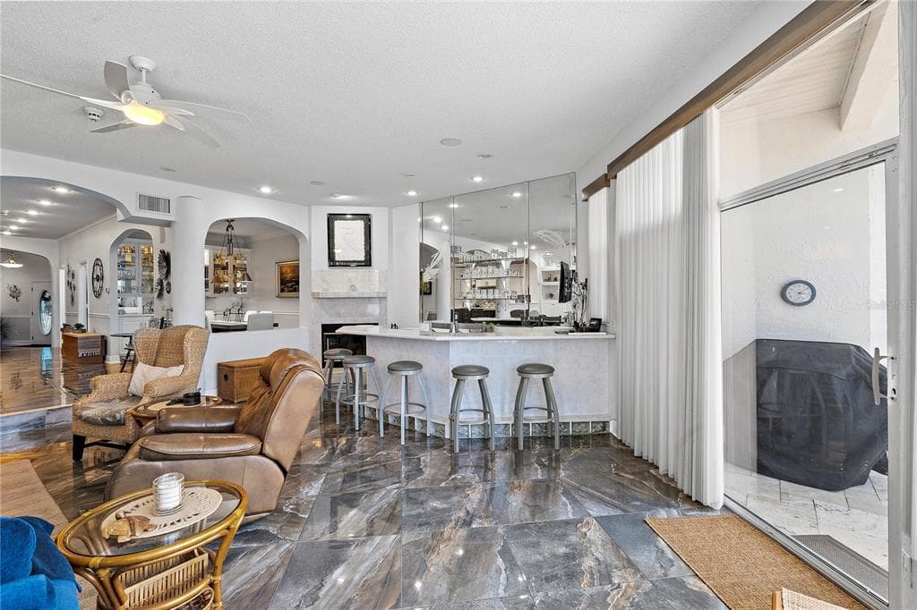 830 PINELLAS BAYWAY S photo 19