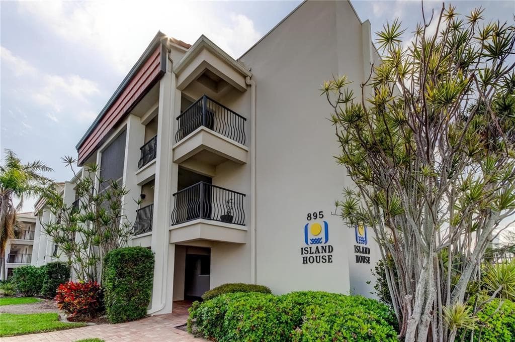895 S GULFVIEW BOULEVARD 303 photo 3