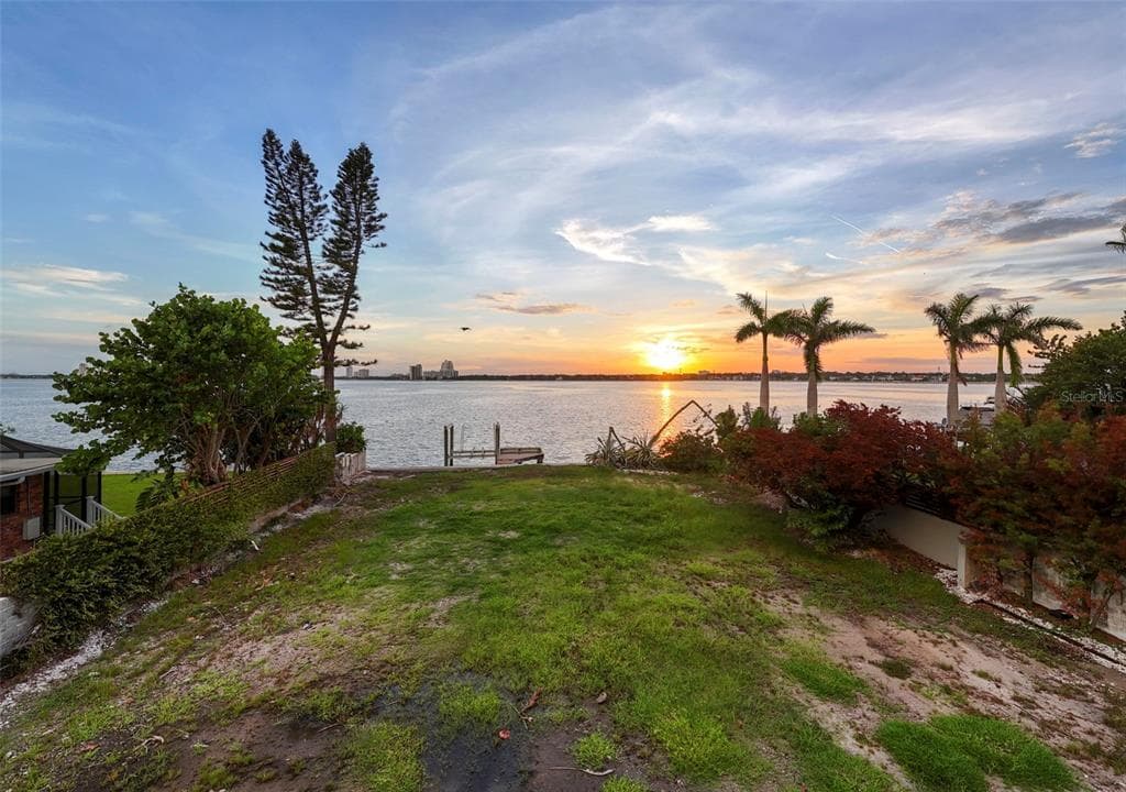 214 BLANCA AVENUE photo 9