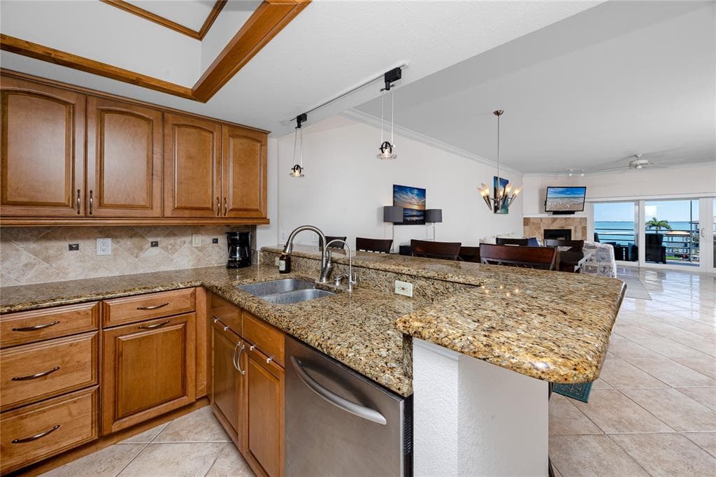 363 PINELLAS BAYWAY S 48 photo 6