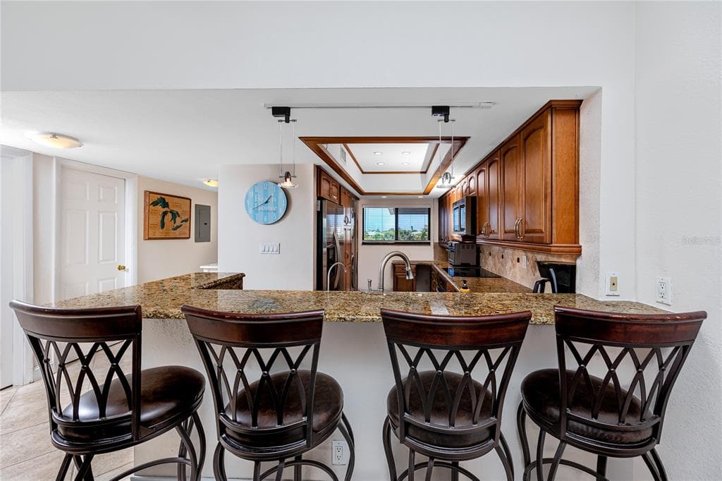 363 PINELLAS BAYWAY S 48 photo 16