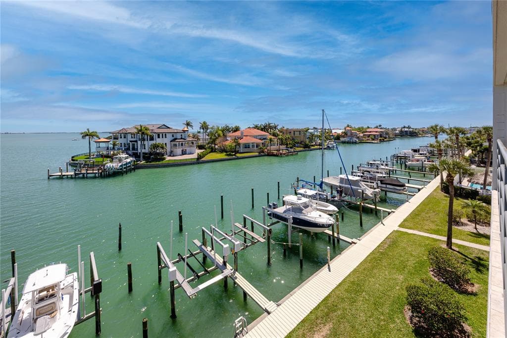 363 PINELLAS BAYWAY S 48 photo 1