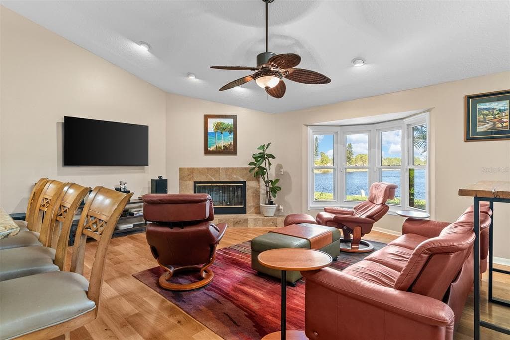 4731 COCONUT PALM CIRCLE NE photo 10