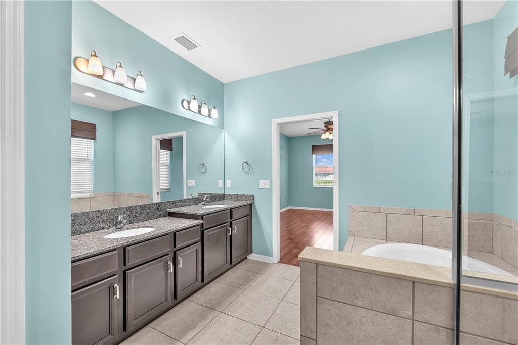 11236 77TH STREET E photo 18