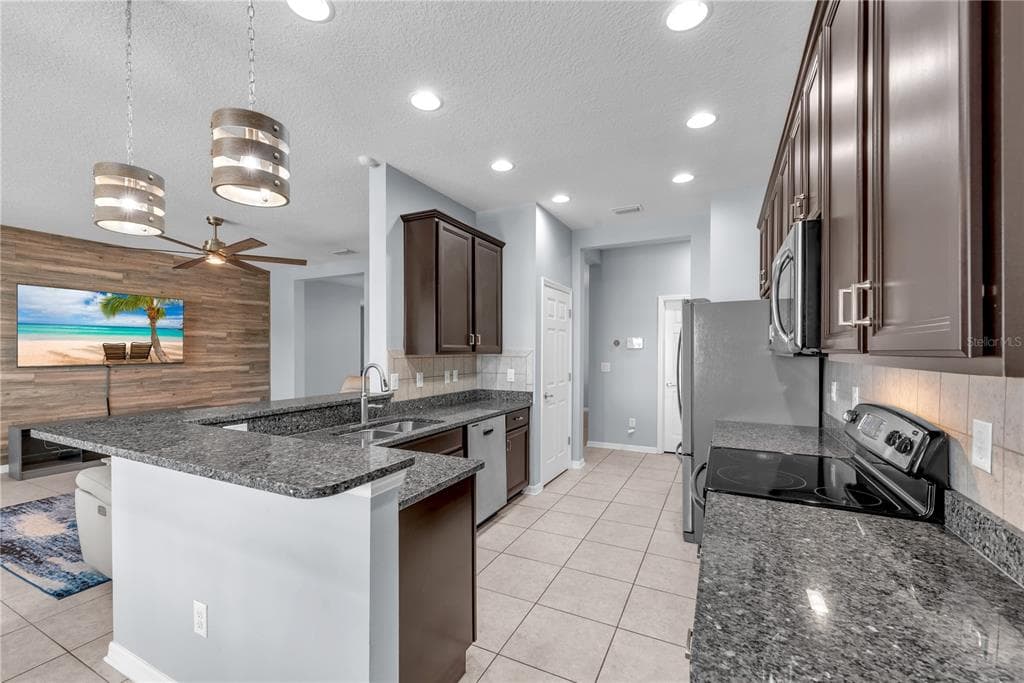 11236 77TH STREET E photo 8