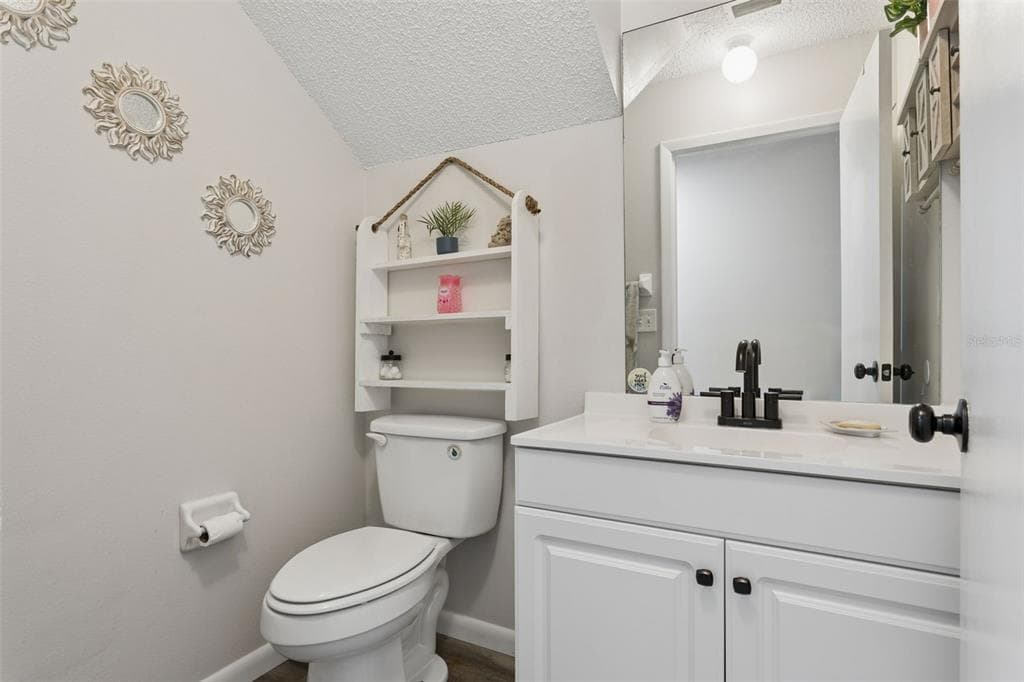 425 KENSINGTON LAKE CIRCLE photo 11